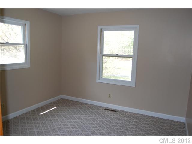 6764 Glover Ln, Stanley, NC 28164 photo 8