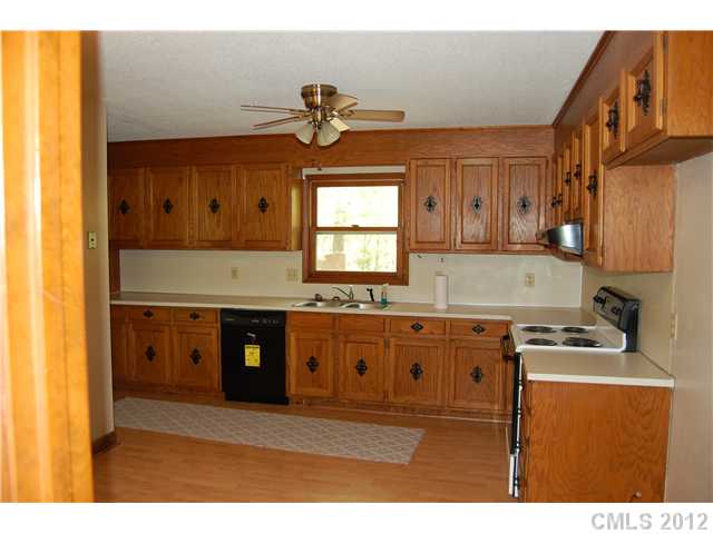 6764 Glover Ln, Stanley, NC 28164 photo 4