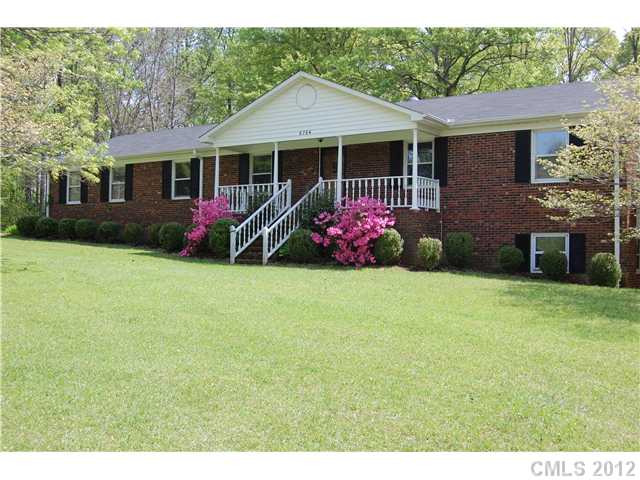 6764 Glover Ln, Stanley, NC 28164 photo 1