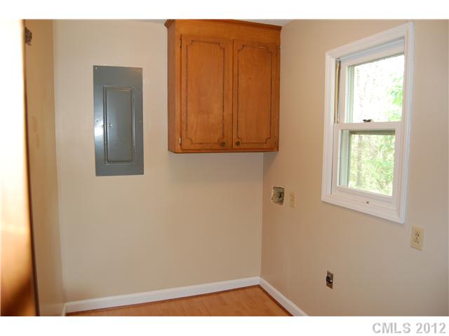 6764 Glover Ln, Stanley, NC 28164 photo 9