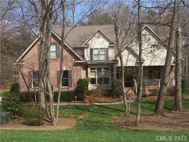 8712 Riverwood Rd, Terrell, NC 28682 photo 1