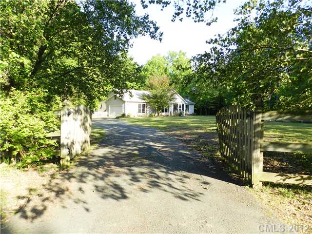 708 Houston Dr, Monroe, NC 28110 photo 2