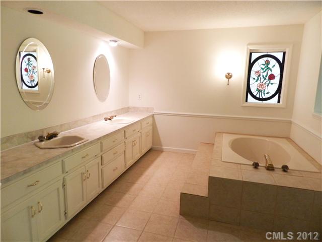 708 Houston Dr, Monroe, NC 28110 photo 6