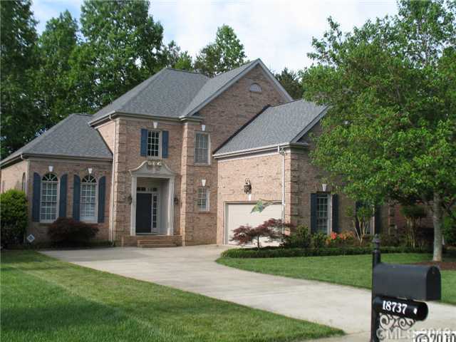18737 Dembridge Dr, Davidson, NC 28036 photo 1