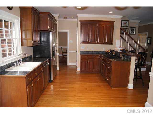 2017 Brandywine Dr, Matthews, NC 28105 photo 4