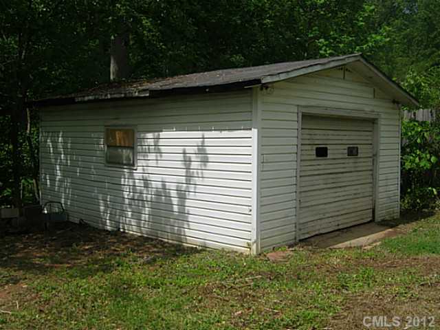 2529 Devon Dr, Dallas, NC 28034 photo 3