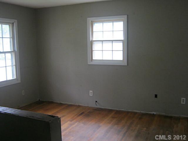 2529 Devon Dr, Dallas, NC 28034 photo 4