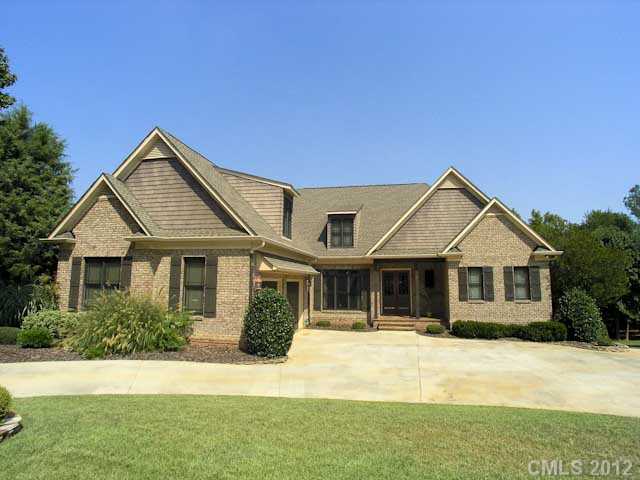 3002 Dodsworth Dr, Cramerton, NC 28032 photo 1
