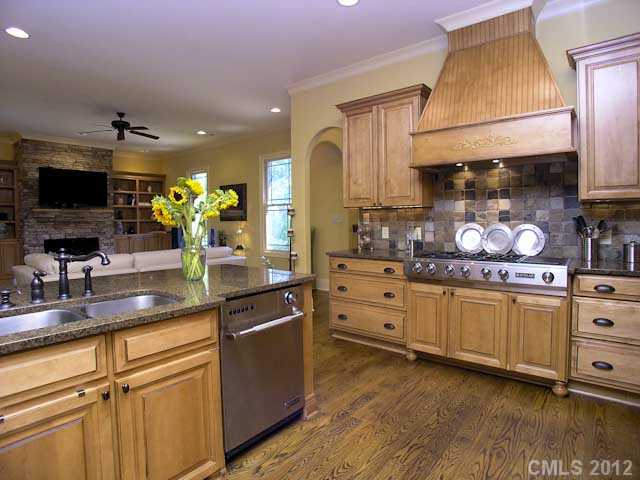 3002 Dodsworth Dr, Cramerton, NC 28032 photo 4