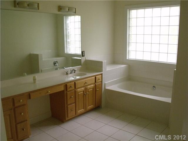 171 Eaglecrest Dr, Matthews, NC 28104 photo 8