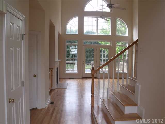 171 Eaglecrest Dr, Matthews, NC 28104 photo 2