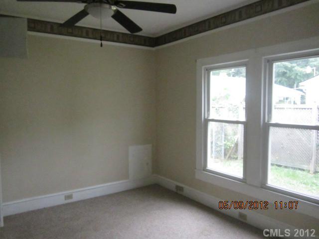 402 11th St, Kannapolis, NC 28083 photo 3
