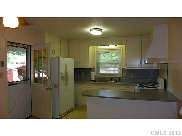 308 4th St, Stanley, NC 28164 photo 3
