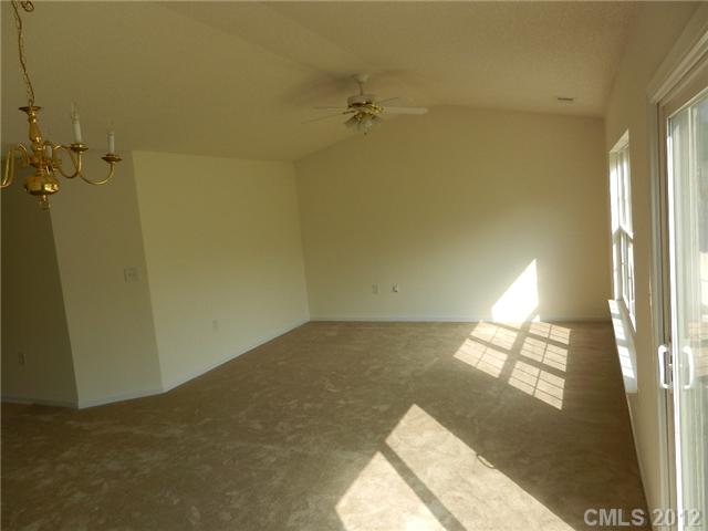 7038 Blithe Low Pl, Charlotte, NC 28273 photo 2