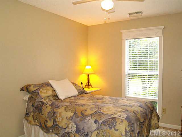 13710 Portpatrick Ln, Matthews, NC 28105 photo 9