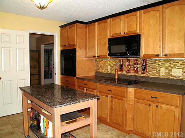 13710 Portpatrick Ln, Matthews, NC 28105 photo 6