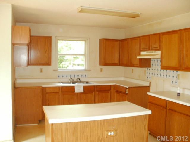 513 Cardinal Ct, Davidson, NC 28036 photo 6