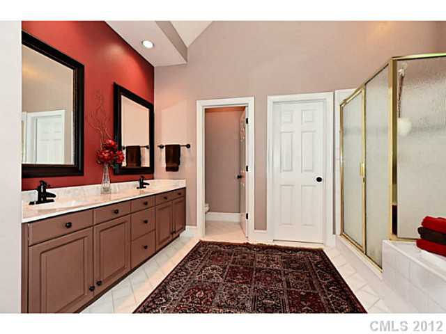 18840 Greyton Ln, Davidson, NC 28036 photo 11