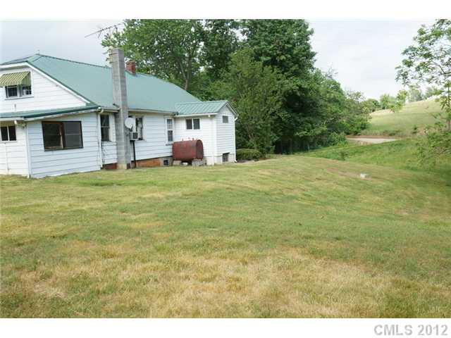 445 Rabbit Hwy, Harmony, NC 28634 photo 3