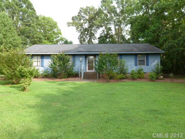 557 Freemont Dr, Lancaster, SC 29720 photo 1