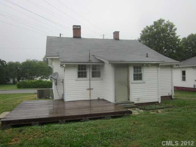 304 E 11th St, Kannapolis, NC 28083 photo 2