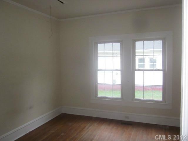 304 E 11th St, Kannapolis, NC 28083 photo 8