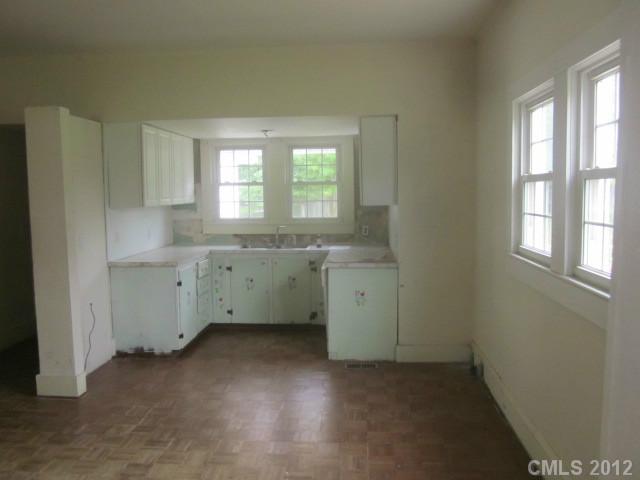 304 E 11th St, Kannapolis, NC 28083 photo 4