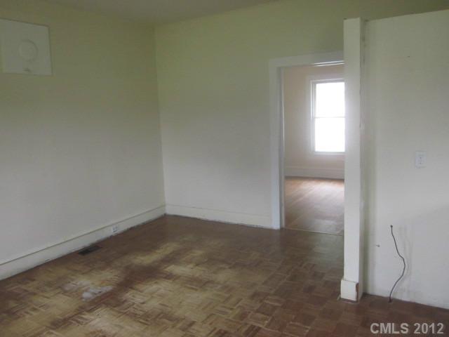 304 E 11th St, Kannapolis, NC 28083 photo 5