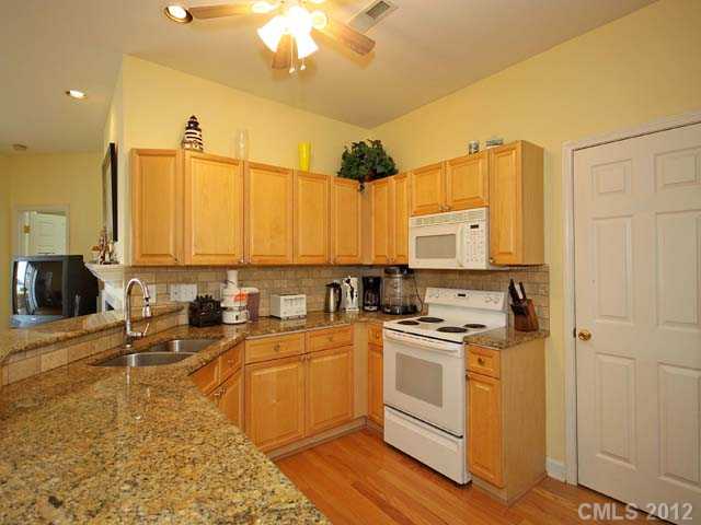 930 Jetton 25 St #25, Davidson, NC 28036 photo 6