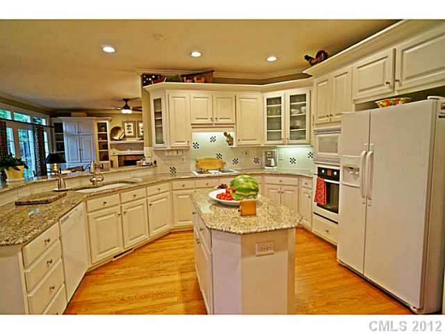 18908 River Crossing Blvd, Davidson, NC 28036 photo 3