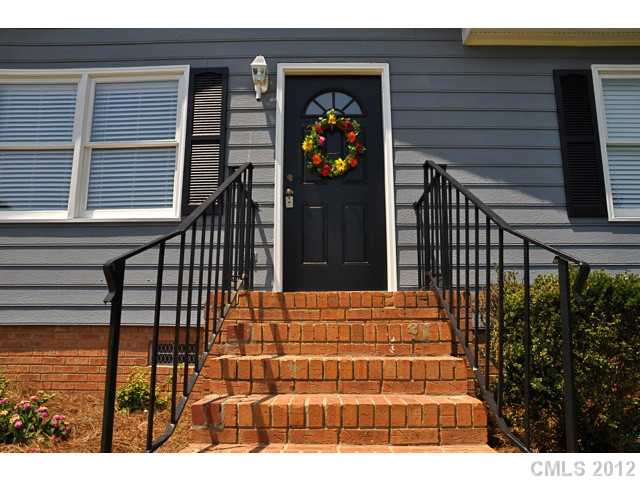 622 Gladedale Ln, Monroe, NC 28110 photo 1