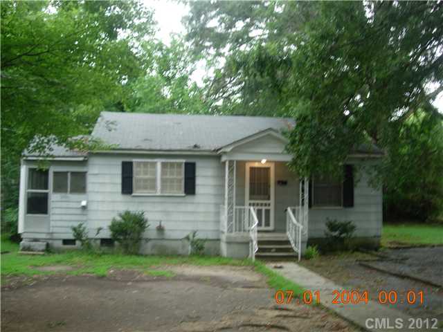 1305 Spring St, Monroe, NC 28110 photo 1