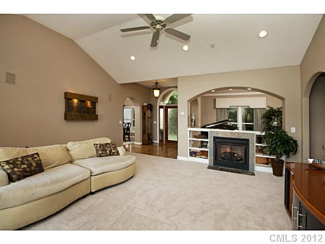8281 Paytons Pointe Ln, Denver, NC 28037 photo 3