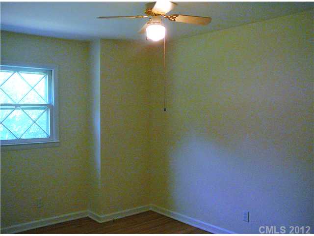 448 E John St, Matthews, NC 28105 photo 4