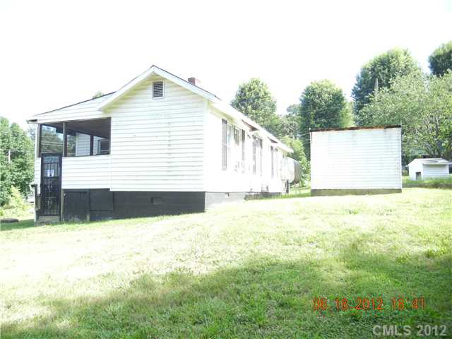 513 E 20th St, Kannapolis, NC 28083 photo 2