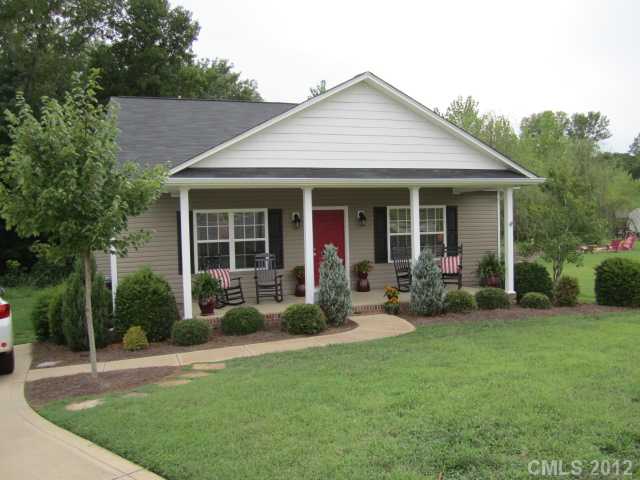 7312 Gingham Dr, Cramerton, NC 28032 photo 1
