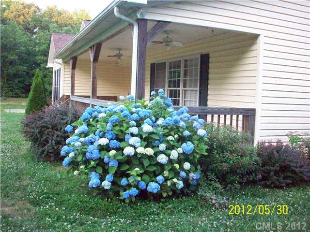 1355 Union Grove Rd, Harmony, NC 28634 photo 2