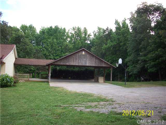1355 Union Grove Rd, Harmony, NC 28634 photo 3
