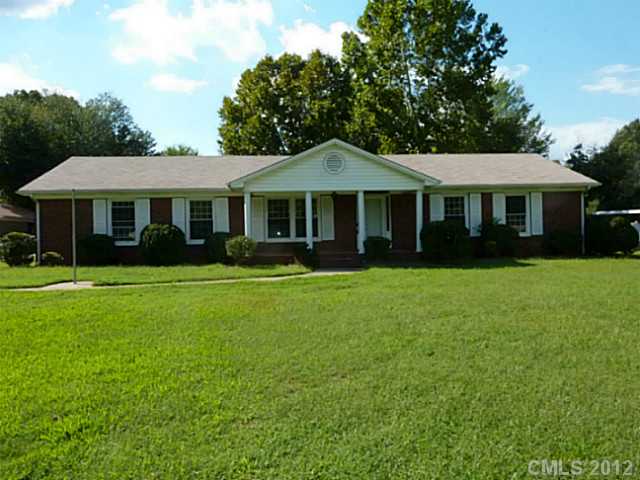 1811 Timber Lane Dr, Monroe, NC 28110 photo 1