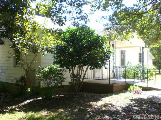 907 Hampton Grace Ave, Lancaster, SC 29720 photo 1