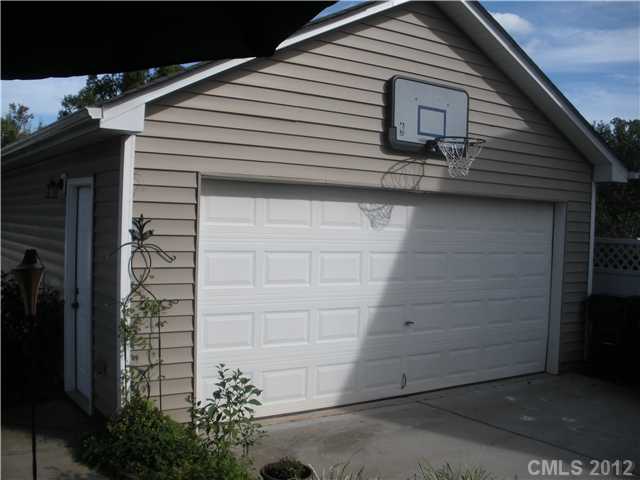 9237 Glenashley Dr, Cornelius, NC 28031 photo 6
