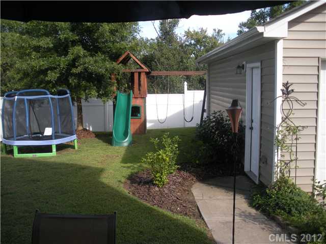 9237 Glenashley Dr, Cornelius, NC 28031 photo 5