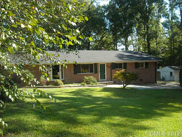 2333 Continental Dr, Lancaster, SC 29720 photo 2