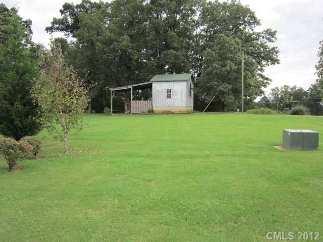 114 Rabbit Hwy, Harmony, NC 28634 photo 12