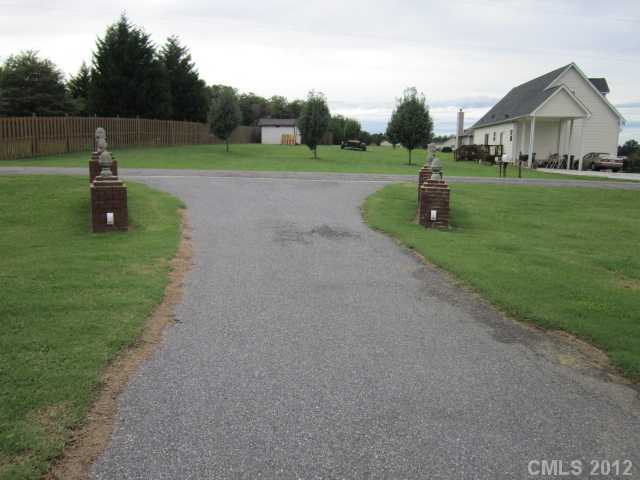 114 Rabbit Hwy, Harmony, NC 28634 photo 11
