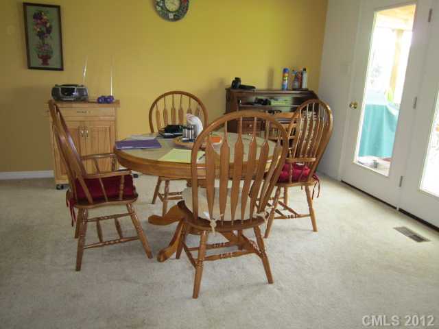114 Rabbit Hwy, Harmony, NC 28634 photo 4