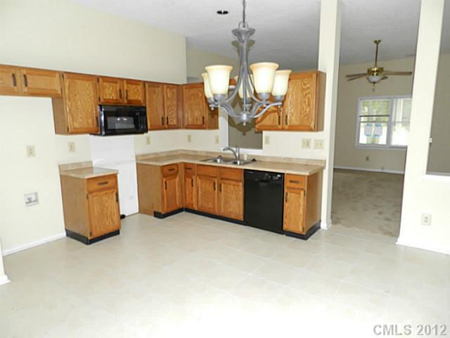 913 Cameron Ct, Monroe, NC 28112 photo 2