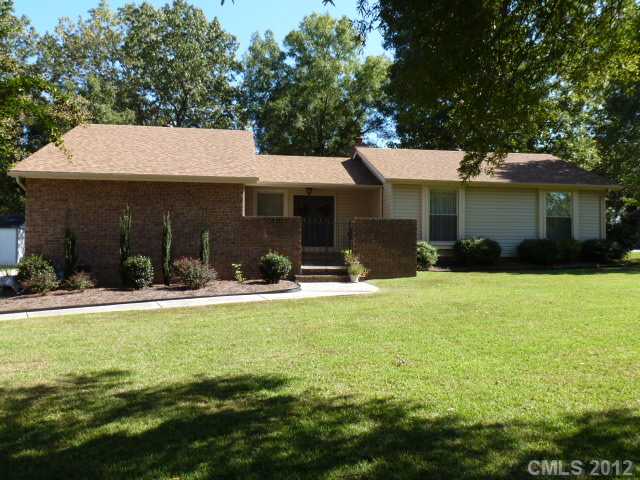 551 Freemont Dr, Lancaster, SC 29720 photo 1