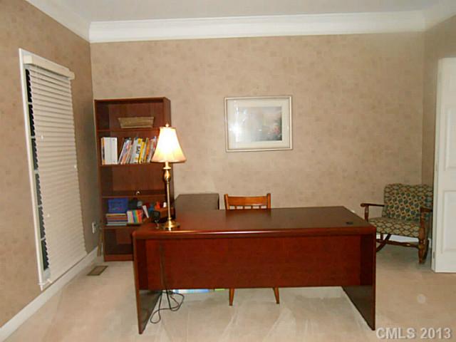 8112 Forest Shadow Cir, Cornelius, NC 28031 photo 2