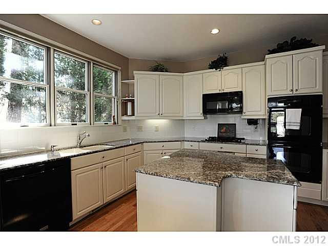 18810 Derbyton Way, Davidson, NC 28036 photo 3